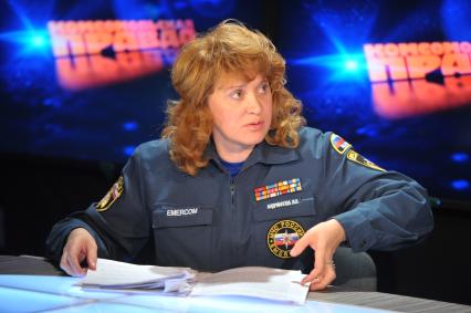 Начальник управления информации МЧС России Ирина Андрианова в студии ТВ КП 2 июня 2011 года.