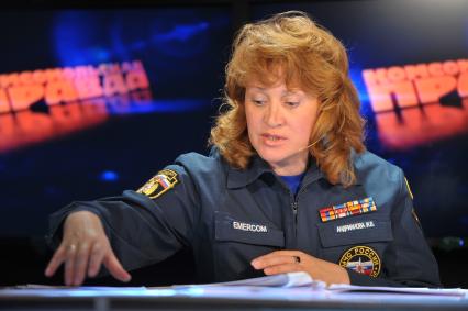 Начальник управления информации МЧС России Ирина Андрианова в студии ТВ КП 2 июня 2011 года.