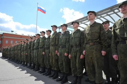 Лефортовская казарма, новобранцы. Строй солдат. 24 мая 2011г.