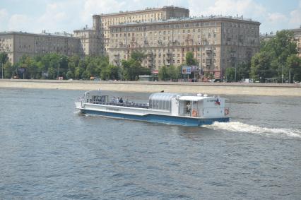 Презентация нового теплохода Столица, Москва, 1 июля 2011 года.