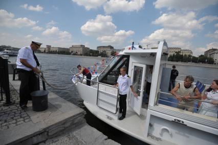 Презентация нового теплохода СТОЛИЦА на Москве- реке, Москва,  1 июля 2011 года.