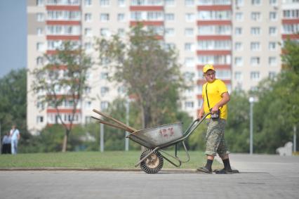 Благоустройство парка Гольяново, Москва, 16 июля 2011 года.