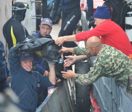 В Куйбышевском водохранилище на Волге затонул теплоход Булгария. Спасатели.