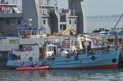 В Куйбышевском водохранилище на Волге затонул теплоход Булгария. Подъем корабля. Спасатели.