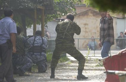 Террористический акт в Беслане. Штурм школы.