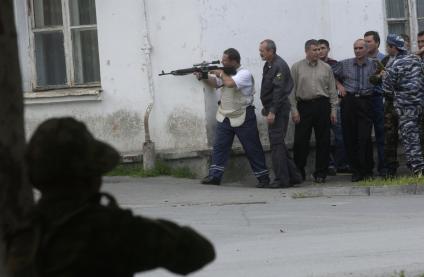 Террористический акт в Беслане. Штурм школы.