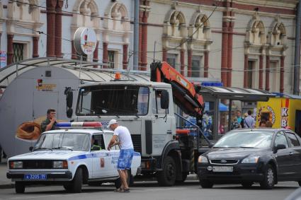 Эвакуатор. Москва. 07 августа 2011 года.