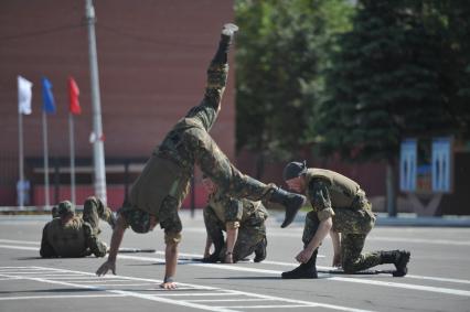 Показательные выступления.  Боевые приемы, падение, захват, бросок. 11 июня 2011.