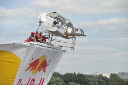 7 августа 2011 в Строгинской пойме Москвы-реки, состоялся Red Bull Flugtag, Парад самых разнообразных самодельных летательных аппаратов.