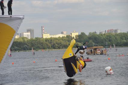 7 августа 2011 в Строгинской пойме Москвы-реки, состоялся Red Bull Flugtag, Парад самых разнообразных самодельных летательных аппаратов.