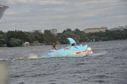 7 августа 2011 в Строгинской пойме Москвы-реки, состоялся Red Bull Flugtag, Парад самых разнообразных самодельных летательных аппаратов.