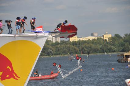 7 августа 2011 в Строгинской пойме Москвы-реки, состоялся Red Bull Flugtag, Парад самых разнообразных самодельных летательных аппаратов.