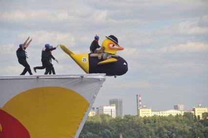 7 августа 2011 в Строгинской пойме Москвы-реки, состоялся Red Bull Flugtag, Парад самых разнообразных самодельных летательных аппаратов.