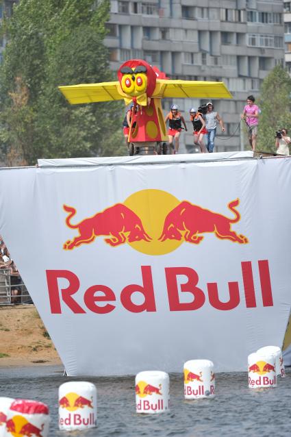 7 августа 2011 в Строгинской пойме Москвы-реки, состоялся Red Bull Flugtag, Парад самых разнообразных самодельных летательных аппаратов.