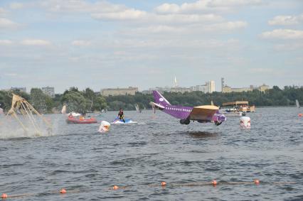 7 августа 2011 в Строгинской пойме Москвы-реки, состоялся Red Bull Flugtag, Парад самых разнообразных самодельных летательных аппаратов.