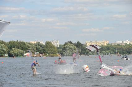 7 августа 2011 в Строгинской пойме Москвы-реки, состоялся Red Bull Flugtag, Парад самых разнообразных самодельных летательных аппаратов.