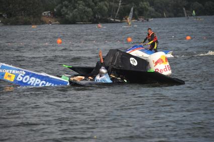 7 августа 2011 в Строгинской пойме Москвы-реки, состоялся Red Bull Flugtag, Парад самых разнообразных самодельных летательных аппаратов.