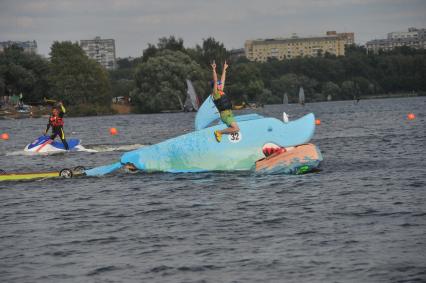 7 августа 2011 в Строгинской пойме Москвы-реки, состоялся Red Bull Flugtag, Парад самых разнообразных самодельных летательных аппаратов.