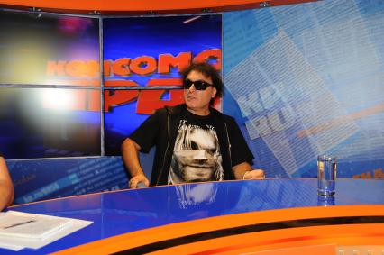 Лидер группы \"Крематорий\" Армен Григорян в \"Комсомольской правде\". 24 августа 2011 года.