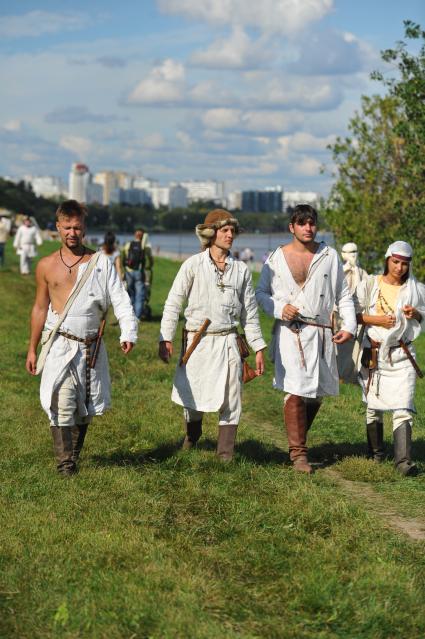 Театрализованный праздник в Коломенском. На снимке: участники костюмированного фестиваля. 2 сентября  2011 года.