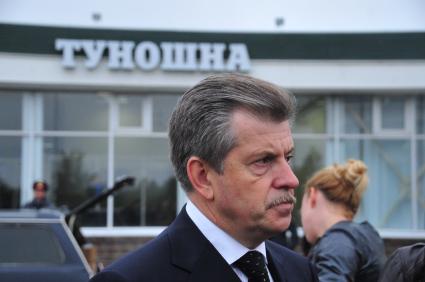 Губернатор Ярославской области Сергей Вахруков после пресс-конференции, посвященной крушению самолета Як-42. 8 сентября 2011 года.