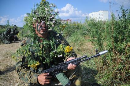 Учения 22 гвардейской отдельной бригады специального назначения Мо РФ в Ростове на Дону. Военная маскировка камуфляж. 21 июня 2011 года.