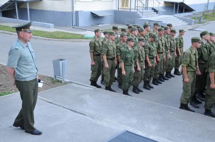 Город Ростов-на-Дону. 22 гвардейская отдельная бригада специального назначения. Рота солдат.  21 июня 2011 года.