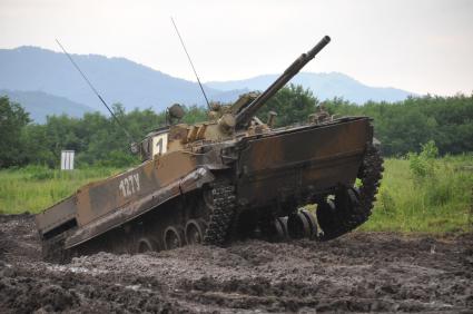 Учения. Армия. Военная подготовка. Боевая техника. Танк. Полигон.. 22 июня 2011г.