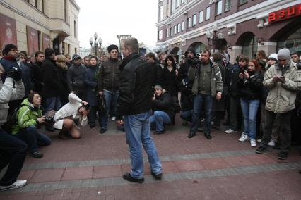 4 ноября 2008. Москва. Русский марш - шествие и митинг представителей русских националистических организаций и движений, состоявшийся в День народного единства. Задержание участников марша на Арбате.