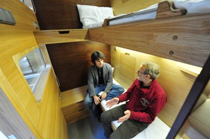 Автономная передвижная капсула SleepBox. 7 сентября 2011 года.