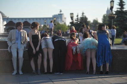 Выпускники московских школ на Поклонной горе, Москва, 23 июня 2011 года.