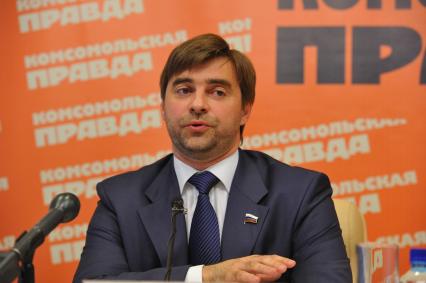 Председатель Комитета Государственной Думы Федерального Собрания Российской Федерации по информационной политике, информационным технологиям и связи Железняк Сергей Владимирович в ИД КП. 8 августа 2011 года.