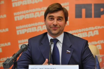 Председатель Комитета Государственной Думы Федерального Собрания Российской Федерации по информационной политике, информационным технологиям и связи Железняк Сергей Владимирович в ИД КП. 8 августа 2011 года.