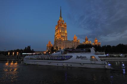 Речная прогулка на теплоходе по вечерней Москве. 13 августа 2011 года.