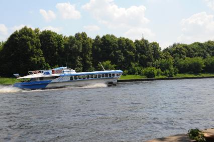 п. Старбеево. Мосводоканал. Теплоход РАКЕТА.  30 июня 2011