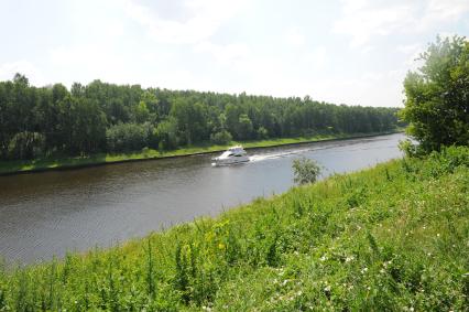 п. Старбеево. Мосводоканал. Катер. 30 июня 2011