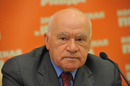 Директор Научно-исследовательского центра сердечно-сосудистой хирургии им. А.Н.Бакулева Лео Бокерия в ИД КП. 19 сентября 2011 года.