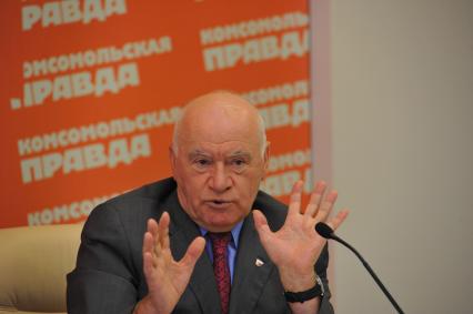 Директор Научно-исследовательского центра сердечно-сосудистой хирургии им. А.Н.Бакулева Лео Бокерия в ИД КП. 19 сентября 2011 года.