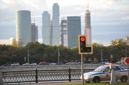 Виды Москвы. Строительство Московского Международного Делового Центра \"Москва-Сити\" (ММДЦ) . Вид с Саввинской набережной. Москва. 26 сентября  2011 года.