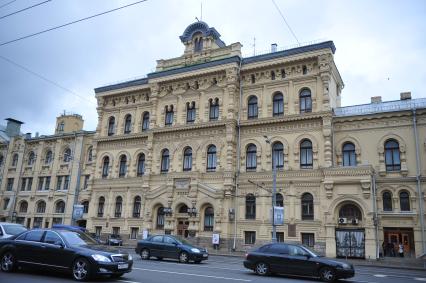 Виды Москвы. Здание Политехнического музея на Новой площади. Москва. 29 сентября 2011 года. Москва. 29 сентября 2011 года.