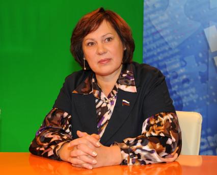 Депутат ГД РФ, зампред комитета по делам национальностей Ирина Горькова в ИД КП. 26 сентября 2011 года.