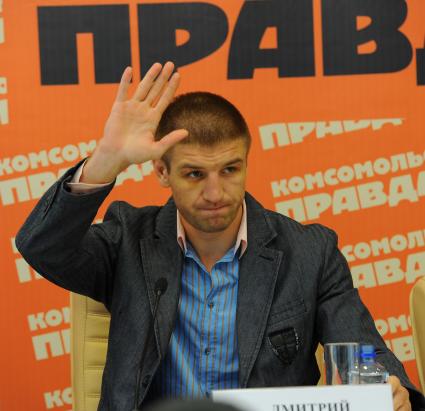 Чемпион мира по боксу среди профессионалов Дмитрий Пирог в ИД КП. 28 сентября 2011 года.