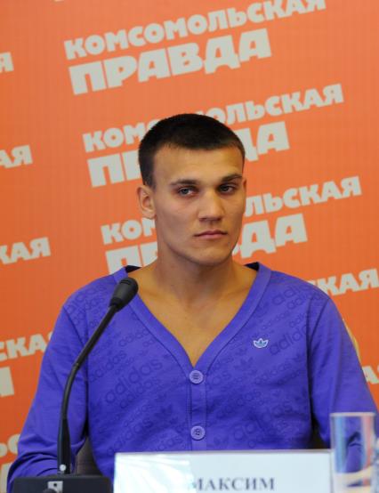 Боксер-профессионал Максим Власов в ИД КП. 28 сентября 2011 года.