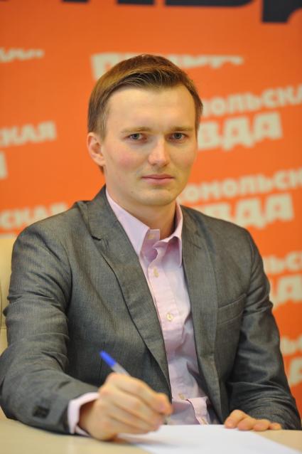 Советник президента Федеральной нотариальной палаты Алексей Грядов в ИД КП. 6 октября 2011 года.