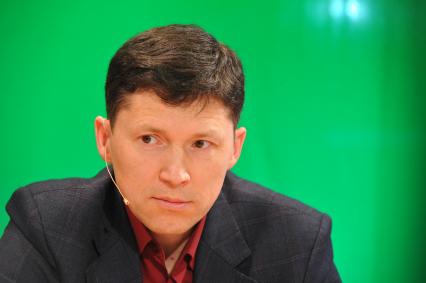 Профессор, доктор политических наук Алексей Чернышов во время интервью ИД \"Комсомольская правда\". Москва. 07 октября 2011 года.