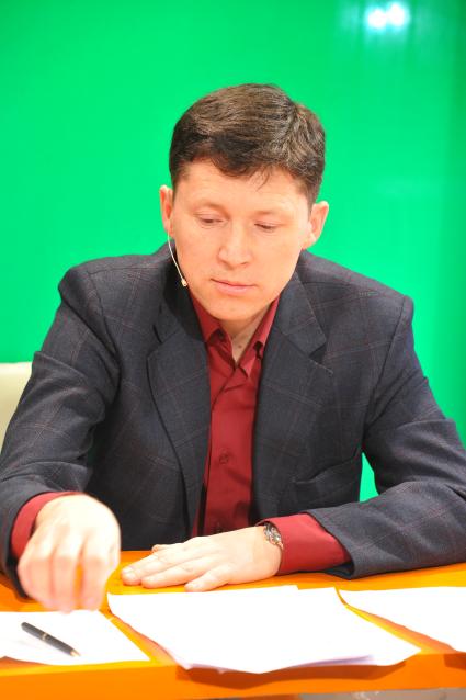Профессор, доктор политических наук Алексей Чернышов во время интервью ИД \"Комсомольская правда\". Москва. 07 октября 2011 года.