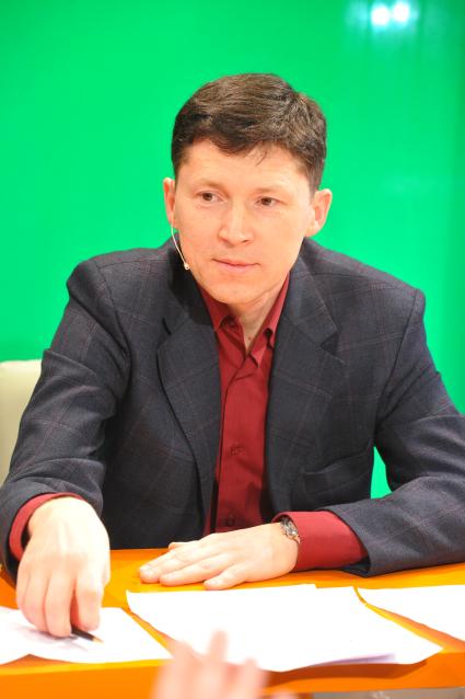 Профессор, доктор политических наук Алексей Чернышов во время интервью ИД \"Комсомольская правда\". Москва. 07 октября 2011 года.
