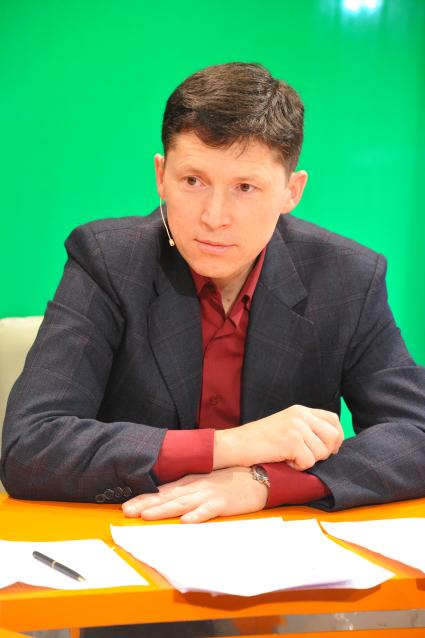 Профессор, доктор политических наук Алексей Чернышов в ИД КП. 7 октября 2011 года.