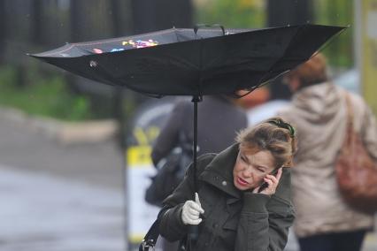 В Москве сильный ветер с дождем ,Москва, 11 октября  2011 года.