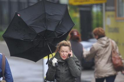 В Москве сильный ветер с дождем ,Москва, 11 октября  2011 года.